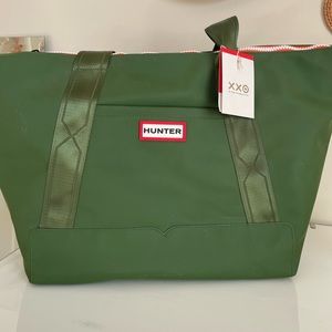 Hunter for target camp green beach bag.